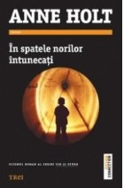 spatele norilor intunecati